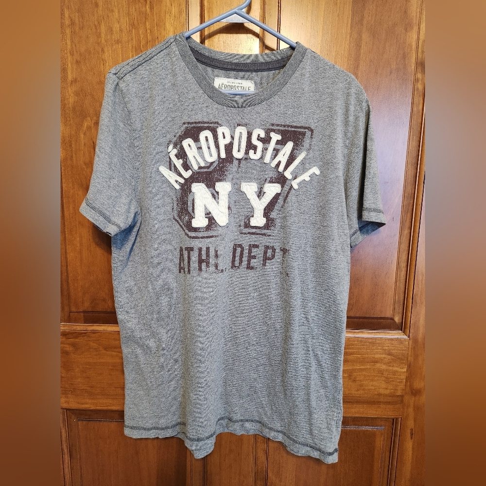 Aeropostale Grey Mens Teeshirt with White letters.  Size L.  EUC.